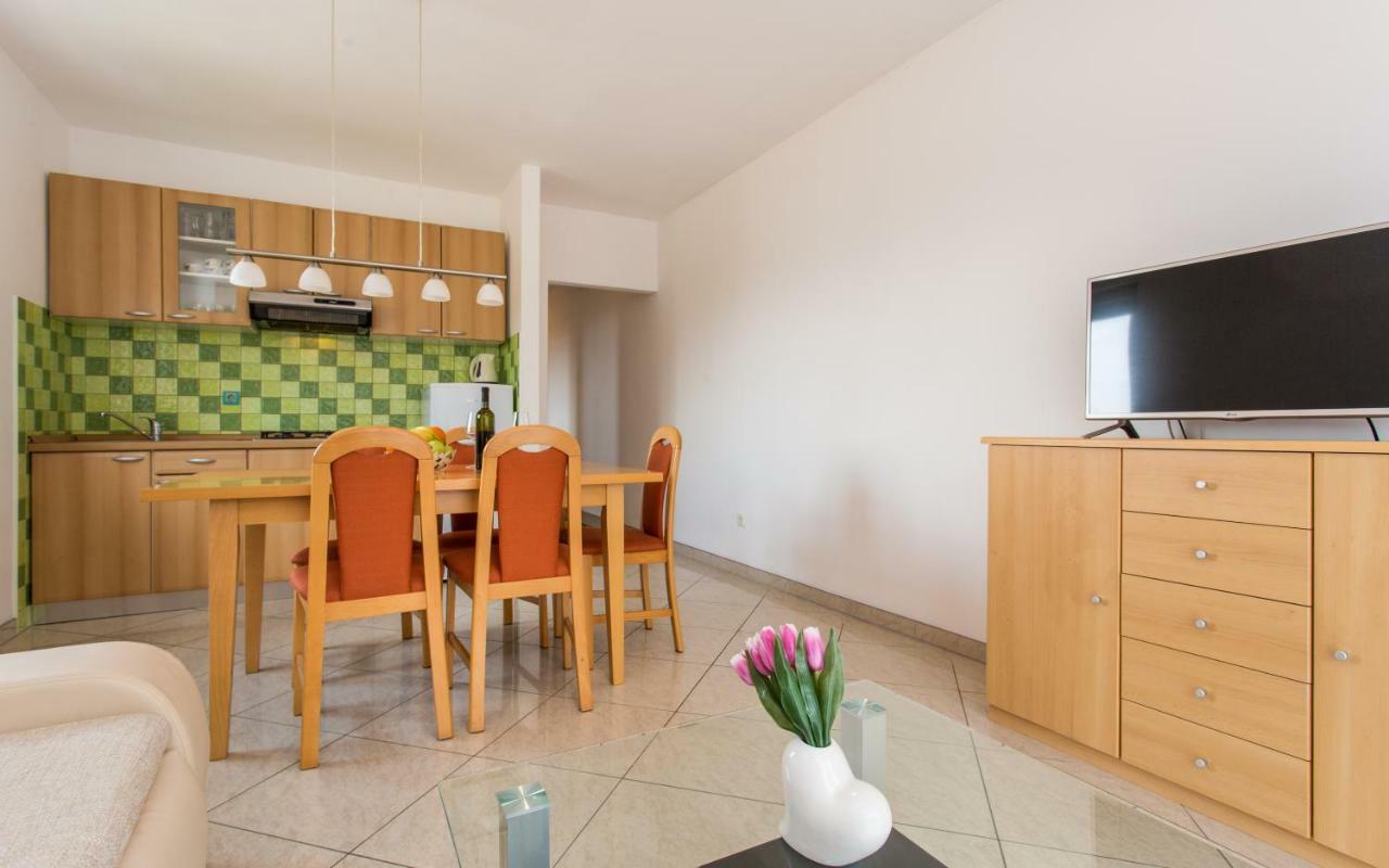 Apartments Kraljic I Baska  Exterior photo