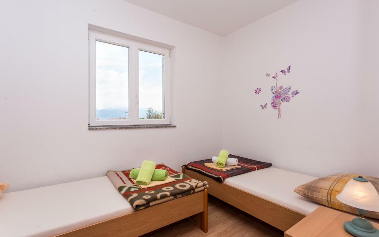 Apartments Kraljic I Baska  Exterior photo