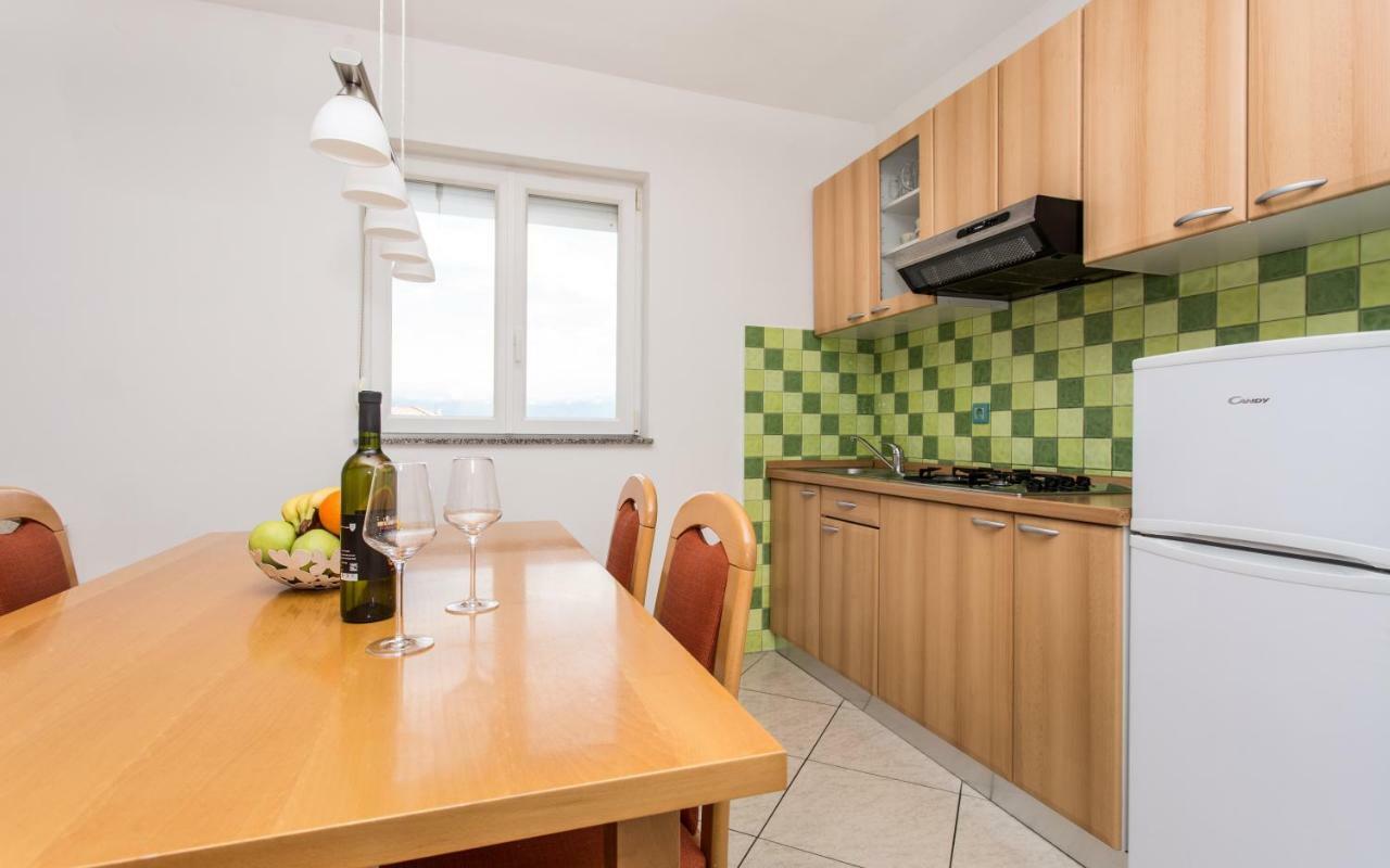 Apartments Kraljic I Baska  Exterior photo